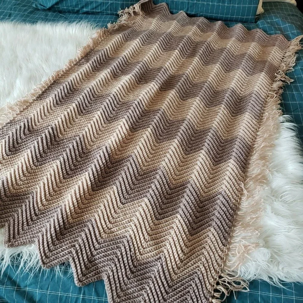 Handmade Crochet Afghan/Blanket‎ Baby Blanket Pink Moth Chevron